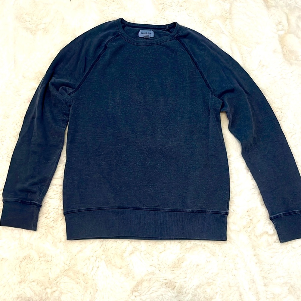 Navy blue sweatshirt. Size M